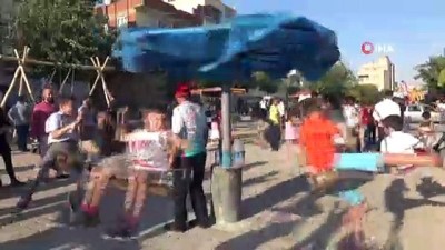 alabalik -  Çocuklar bayram yerinde gönüllerince eğleniyor  Videosu