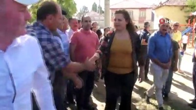 karahisar -  Milletvekili Köksal, makam aracını sünnet arabası yapıp direksiyona geçti Videosu