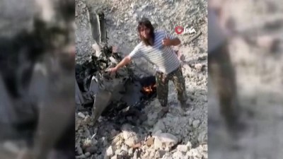 muhalifler -  - İdlib’te rejime ait bir Rus uçağı düşürüldü Videosu