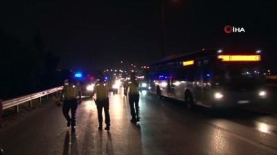 - Kayganlaşan yolda metrelerce süreklenen polis memuru ağır yaralandı