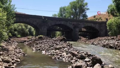 ingilizler -  Tarihi Albay Lake Köprüsü restore ediliyor  Videosu