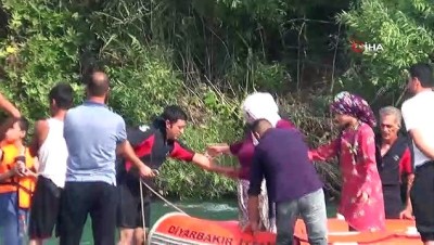 mahsur kaldi -  Baraj kapakları açıldı, piknik yapan 70 kişi mahsur kaldı  Videosu
