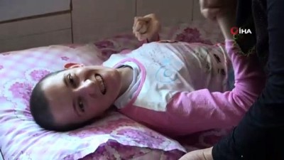 yesil kart -  Hayatını 4 engelli çocuğuna adadı  Videosu