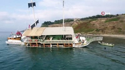 gezi teknesi -  Sinop'ta karaya oturan tekne kurtarıldı...Tekne havadan görüntülendi  Videosu