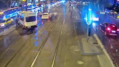  Tramvay yolunda meydana gelen kaza kamerada 