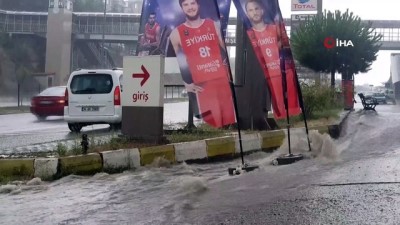 dere yatagi -  Yağmur aniden bastırdı, yollar göle döndü Videosu