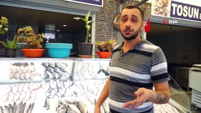 balik pazari -  Bu balık pazarında her şey var  Videosu
