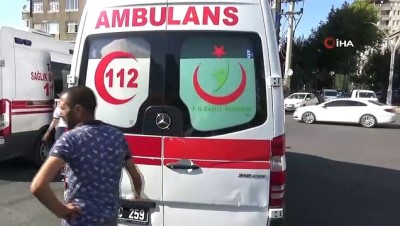 yolcu tasimaciligi -  Otomobil, yolcu minibüsüne çarptı: 5 yaralı Videosu