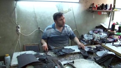 ayakkabi tamircisi -  40 yıldır ayakkabıyı tamamen el işçiliği ile yapıyor  Videosu