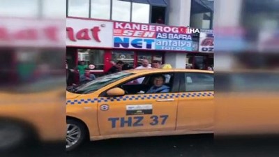  Esenler Otogarı’nda bayram dönüşü ‘taksi’ çilesi...Taksi sürücüsü polise rağmen yolcuyu almak istemedi 