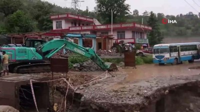 elektrik carpmasi -  - Hindistan’da Muson Yağmurları Binden Fazla Ölüme Neden Oldu  Videosu