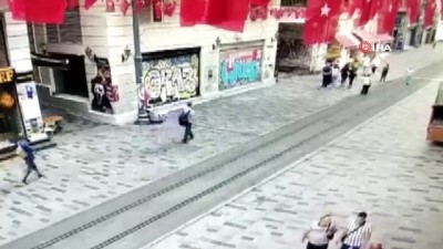  Taksim’de turist kadınlara dehşeti yaşatan sürücü yakalandı... O anlar kamerada