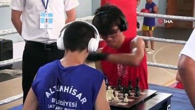 dunya sampiyonasi - Türkiye’de ilk ‘Satranç Boks’ şampiyonası Niğde’de yapıldı  Videosu