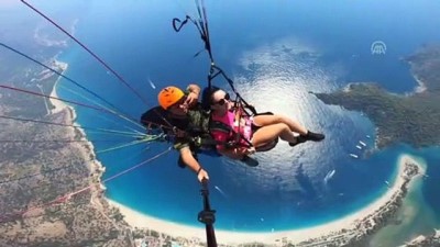 kolon kanseri - İngiliz turist, ölen annesini gökyüzünde andı - MUĞLA Videosu