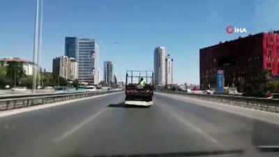 asad -  E-5’te iki çocuğun kamyonet kasasında tehlikeli yolculuğu kamerada  Videosu