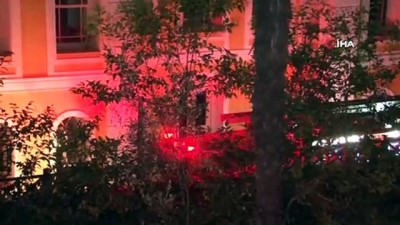  Galatasaray Üniversitesinde çıkan yangın paniğe neden oldu 