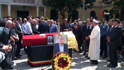  Van’ın Erciş ilçesinde geçirdiği trafik kazasında hayatını kaybeden Kültür ve Turizm Bakan Yardımcısı Prof. Dr. Ahmet Haluk Dursun için Galatasaray lisesinde tören düzenleniyor. 