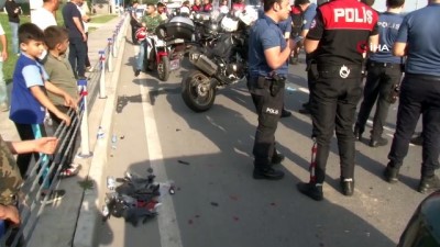  Yunus polisi park halindeki araca arkadan çarptı, iki polis yaralandı