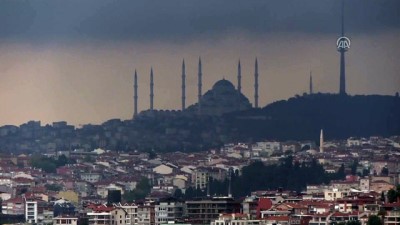 İstanbul siyah bulutların altında - Eminönü'den Çamlıca Camii - İSTANBUL 