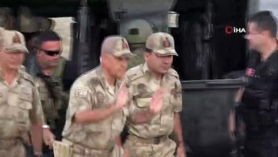 polis ozel harekat -  Jandarma Genel Komutanı Orgeneral Arif Çetin operasyon bölgesinde  Videosu