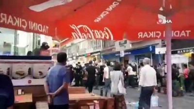 izinsiz gosteri -  Kadıköy’de izinsiz gösteri yapanlardan esnafa bıçaklı saldırı  Videosu
