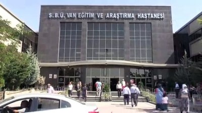 yogun bakim unitesi - Kaza yapan düzensiz göçmenlere hastane personeli sahip çıktı - VAN Videosu