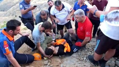 ekince - Mağarada mahsur kalan 5 kişi kurtarıldı - ELAZIĞ  Videosu