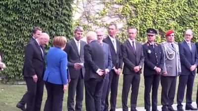 Merkel'den 'tedbir maddesi' açıklaması - BERLİN
