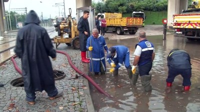  Sağanak yağışın etkili olduğu Kocaeli’de ekiplerden yaşanan olumsuzluklara anında müdahale 