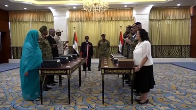 demokrasi nobeti - Sudan'da Devlet Başkanlığı Konseyi üyeleri yemin etti - HARTUM Videosu