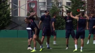 Başakşehir iki eksikle çalıştı 