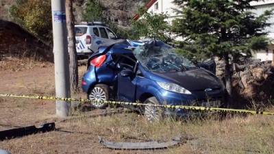 Gümüşhane'de otomobil elektrik direğine çarptı: 1 ölü 
