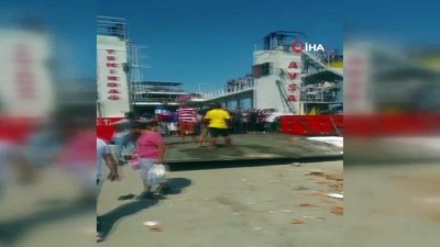 uzunlu -  Feribot iskeleye çarptı: 4'ü çocuk 7 yaralı  Videosu