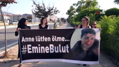 Kadınlar, kadın cinayetlerini sessiz yürüyüşle protesto etti