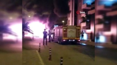  Mersin'de park halindeki yolcu minibüsü alev alev böyle yandı 