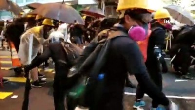 molotof kokteyli -  - Hong Kong’da Molotoflu Eylem
- Hong Kong Polisi, Yıllar Sonra İlk Kez Göstericilere Karşı Tazyikli Su Kullandı Videosu
