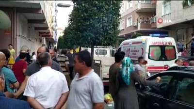  İstanbul Güngören'de bir kadın henüz bilinmeyen bir sebeple tartıştığı kocasını bıçaklayarak öldürdü. Kadın gözaltına alınırken olayla ilgili incelemeler sürüyor.