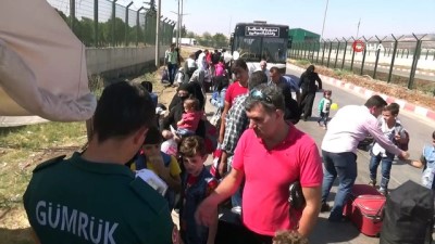  Bayramı ülkelerinde geçiren Suriyelilerin dönüşleri sürüyor 