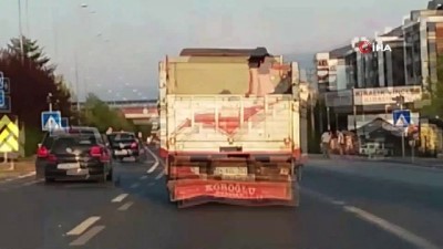 kamyon kasasi -  Küçük kızın kamyon kasasında tehlikeli yolculuğu kamerada  Videosu