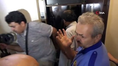 Asansörde mahsur kalan biri bebek 5 kişi 45 dakika kurtarılmayı bekledi 