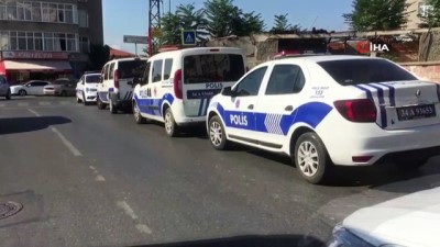  Sultanbeyli’de silahlı iki grup arasında çatışma çıktı. Çatışmada ikisi ağır 4 kişi yaralandı
