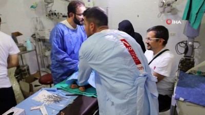  Gönüllü doktorlardan Suriyeli çocuklara sünnet 