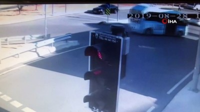  Maltepe'de kurye gencin hayatını kaybettiği feci kaza kamerada