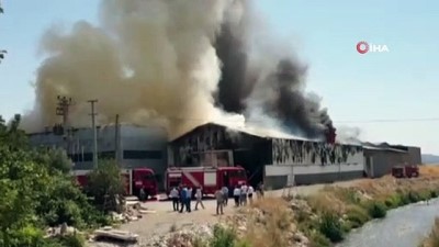  Tekstil fabrikası yangınına TOMA’lı müdahale 