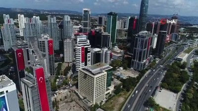  Dev Türk bayraklarıyla donatılan gökdelenler havadan görüntülendi 