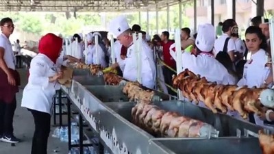 rekor - 111 metrelik mangalda tavuk çevirme rekoru denemesi - BOLU  Videosu