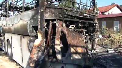 yolcu otobusu -  18 yaşındaki teyze ve 5 yaşındaki yeğen kucak kucağa yandı  Videosu