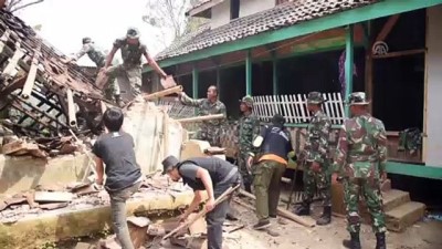 Endonezya'daki 6,8 büyüklüğündeki depremde 4 kişi öldü - BANTEN