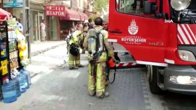 mahsur kaldi -  Esenyurt’ta 6 katlı binada yangın: Çok sayıda kişi apartmanda mahsur kaldı  Videosu