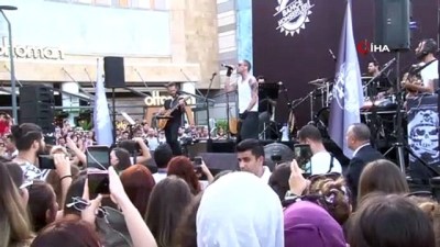 hafta sonu -  İzmir’de Can Bonomo rüzgarı Videosu